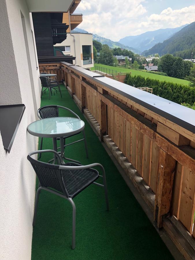 Haus Willibald Apartment Saalbach-Hinterglemm Exterior photo