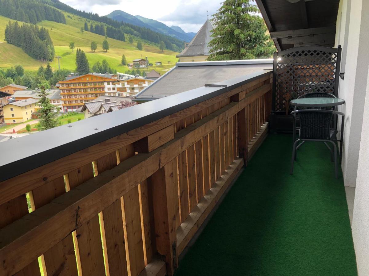 Haus Willibald Apartment Saalbach-Hinterglemm Exterior photo